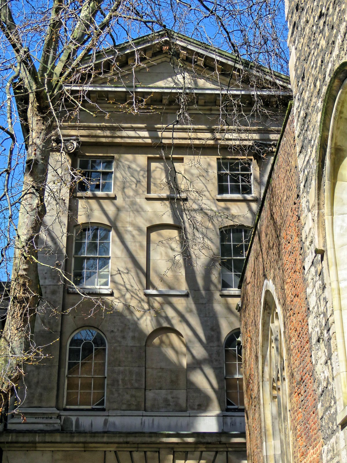 Henry VIII Gate, St Bartholomew's Hospital - historic entrance to the Barts campus of Barts and The London School of Medicine and Dentistry
